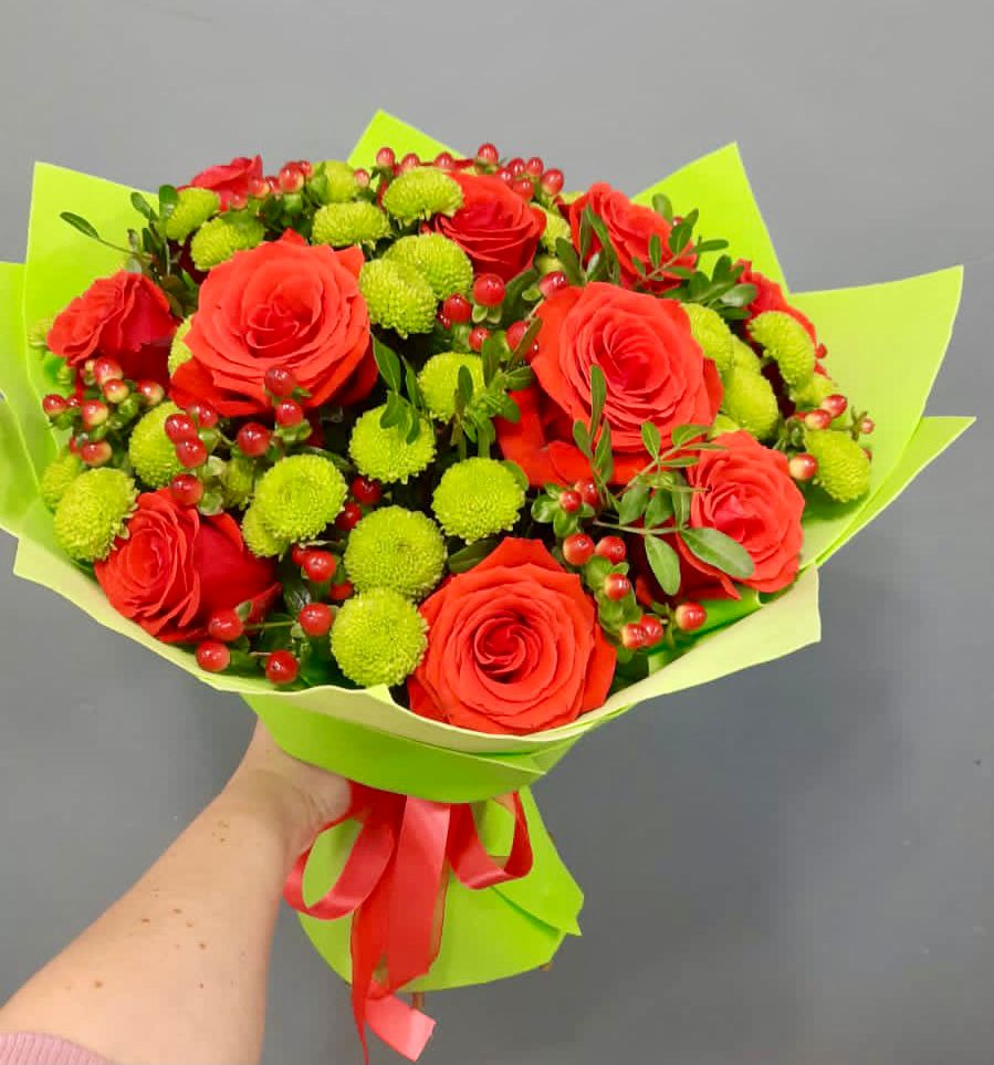 Букет цветов из: Хризантемы и Розы в Чалтыре