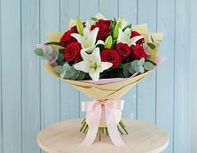 Букет цветов из:  Лилии и Розы в Чалтыре