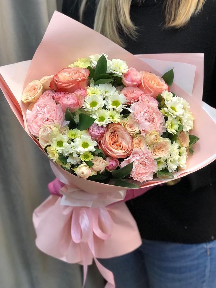 Букет цветов из: Гвоздики, Розы и Хризантемы в Чалтыре