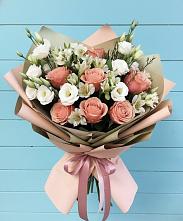 Букет цветов из:  Розы, Альстромерии и Лизиантусы в Чалтыре