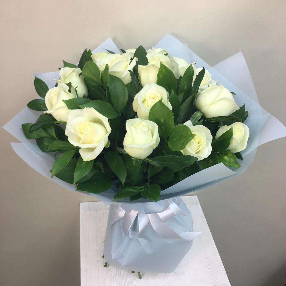Букет 15 Белых роз Проуд в Чалтыре