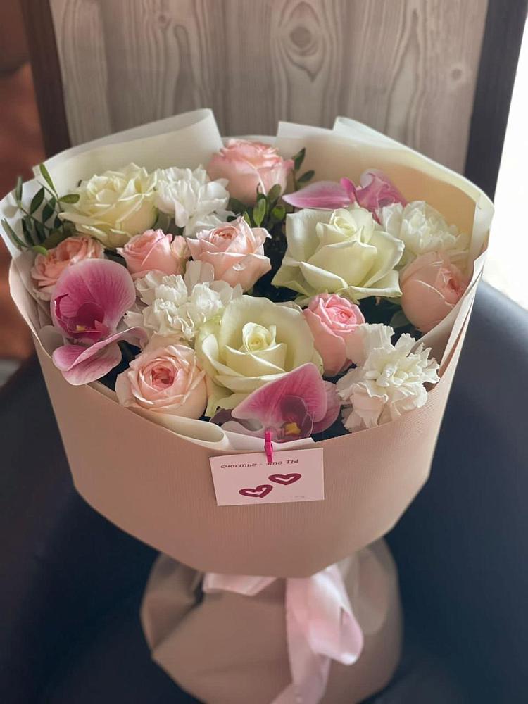 Букет цветов из: Орхидеи, Розы и Гвоздики в Чалтыре