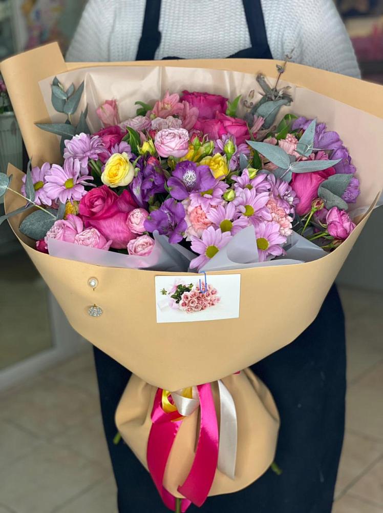 Букет цветов из: Хризантемы, Гвоздики и Альстромерии в Чалтыре