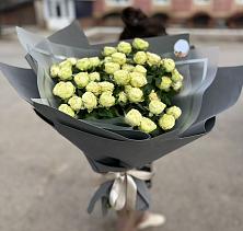 Букет Белые кустовые розы Солинеро в Чалтыре
