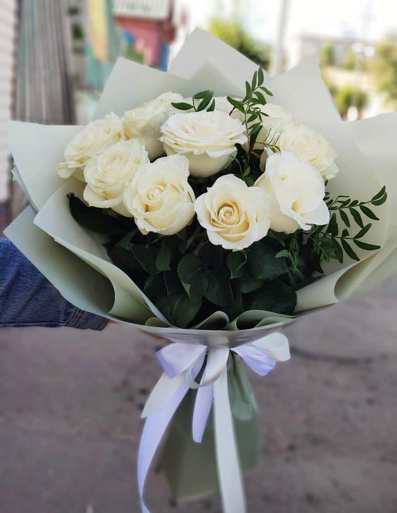 Букет Белые розы Проуд в Чалтыре