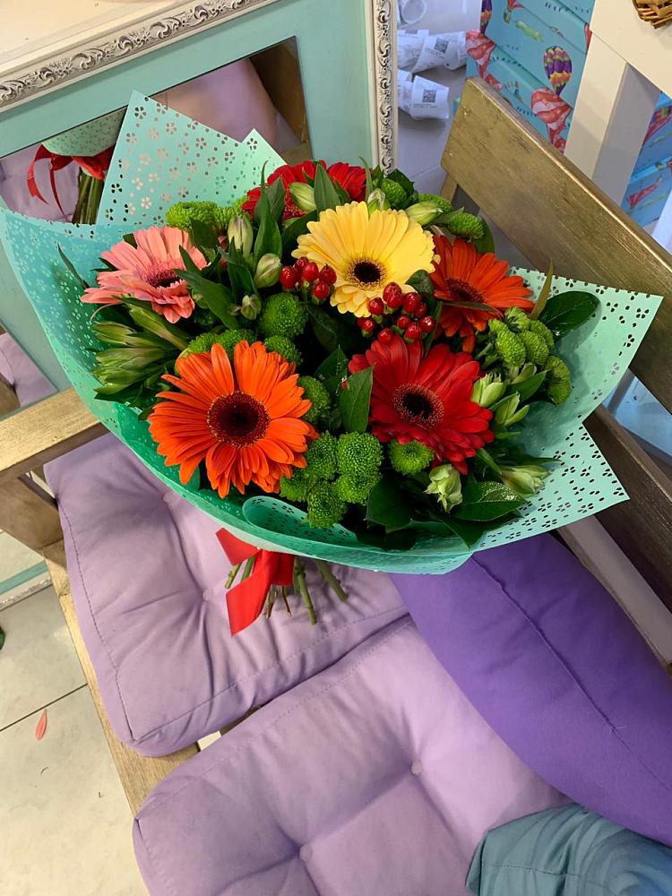 Букет цветов из: Герберы, Хризантемы и Альстромерии в Чалтыре