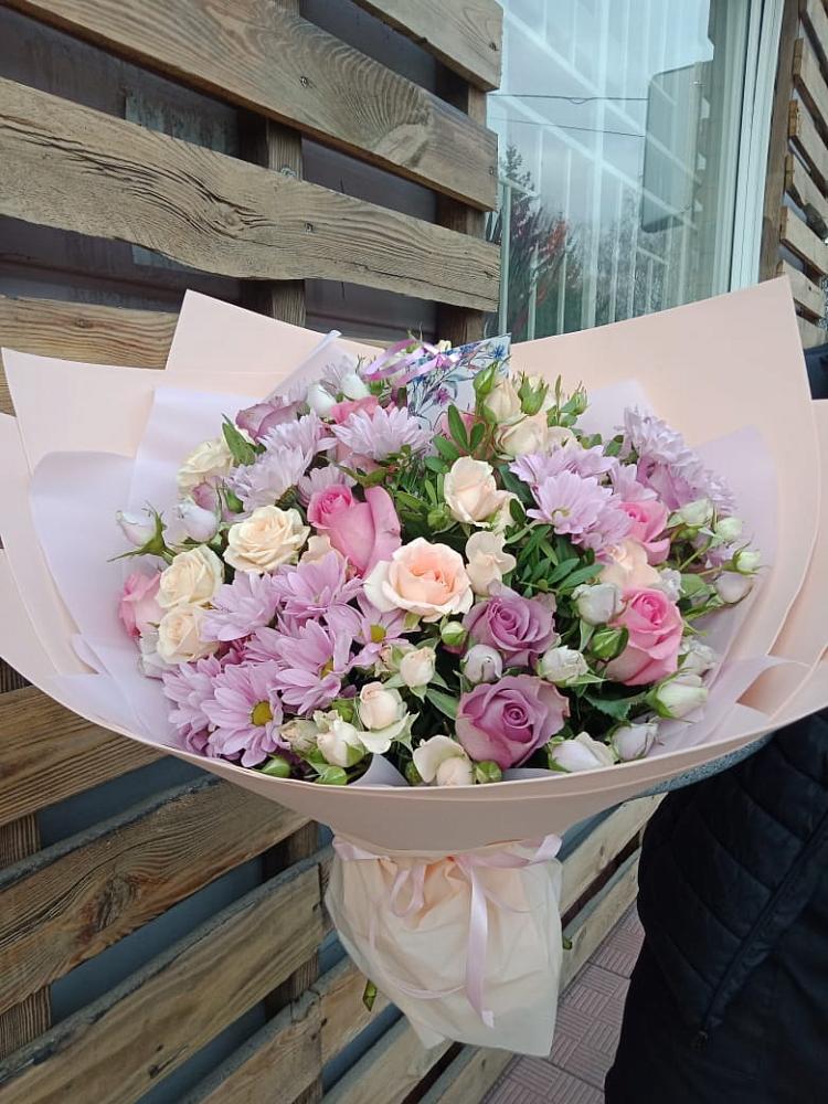 Букет цветов из: Розы и Хризантемы в Чалтыре