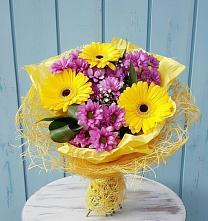 Букет цветов из:  Хризантемы и Герберы в Чалтыре
