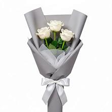 Букет 3 белые розы в Чалтыре