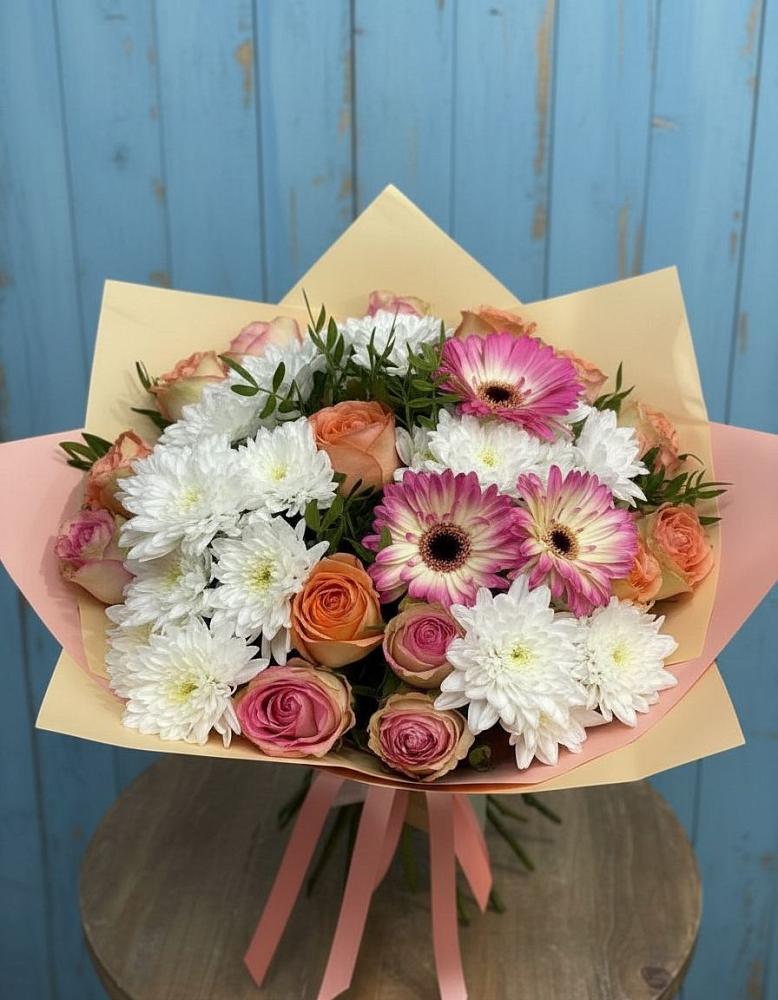 Букет цветов из: Розы, Герберы и Хризантемы в Чалтыре