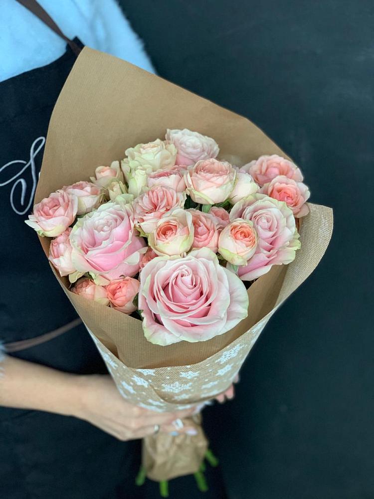 Букет цветов из: Хризантемы и Розы в Чалтыре