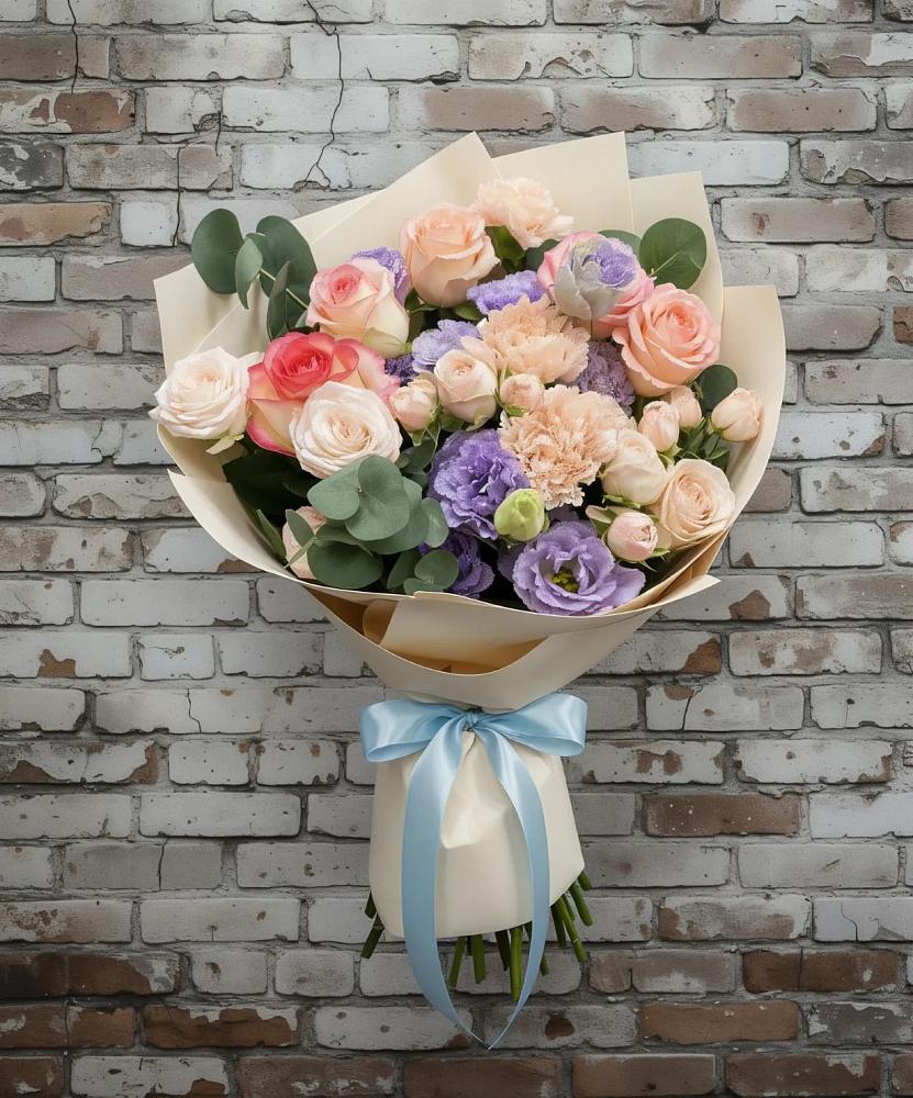 Букет цветов из: Розы, Лизиантусы и Гвоздики в Чалтыре