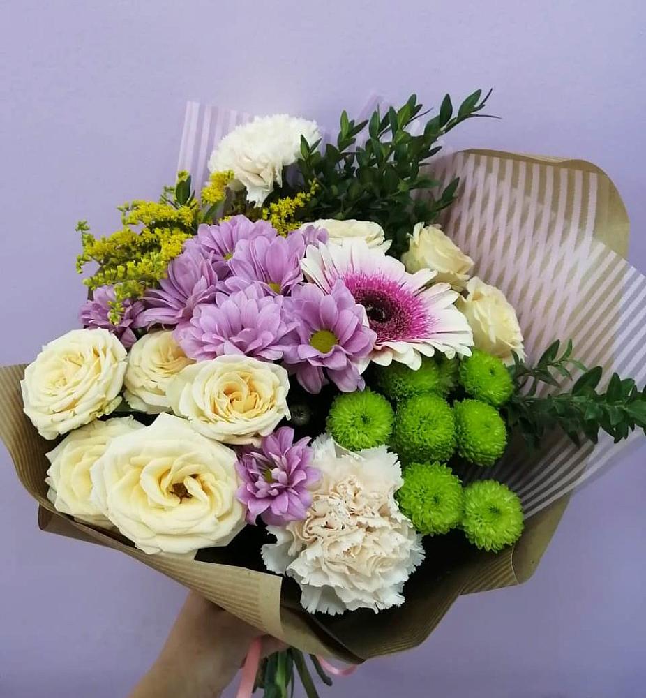 Букет цветов из: Хризантемы, Розы, Гвоздики и Герберы в Чалтыре