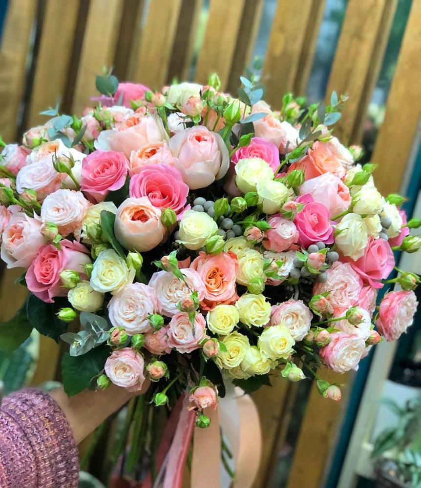 Букет цветов из: Розы в Чалтыре