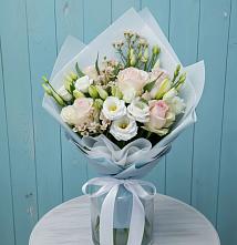 Букет цветов из:  Розы и Лизиантусы в Чалтыре