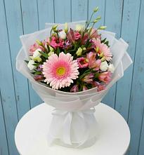 Букет цветов из:  Герберы, Альстромерии и Лизиантусы в Чалтыре
