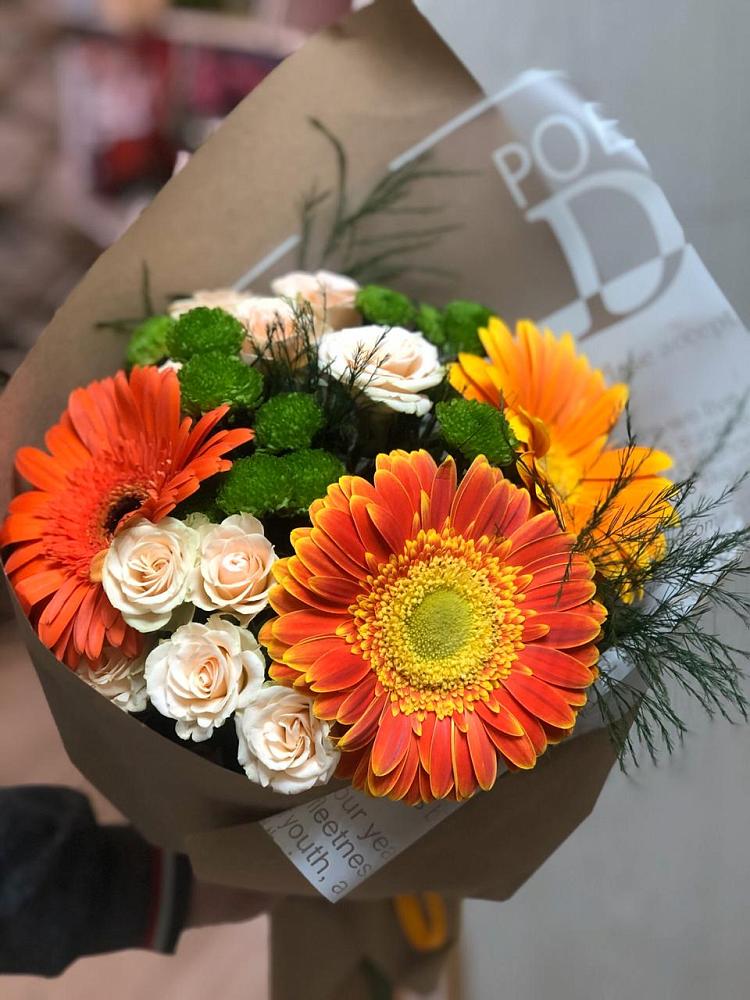 Букет цветов из: Герберы, Хризантемы и Розы в Чалтыре