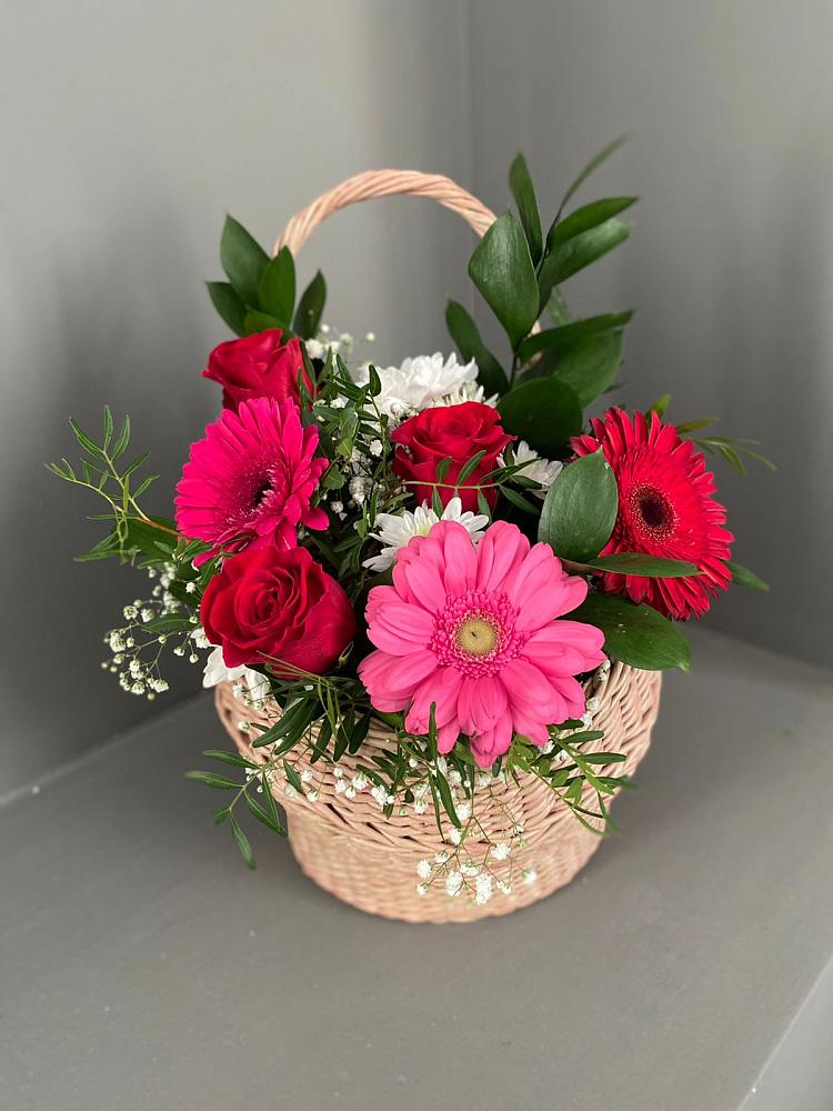 Цветочная композиция из Розы, Хризантемы и Герберы в корзине в Чалтыре