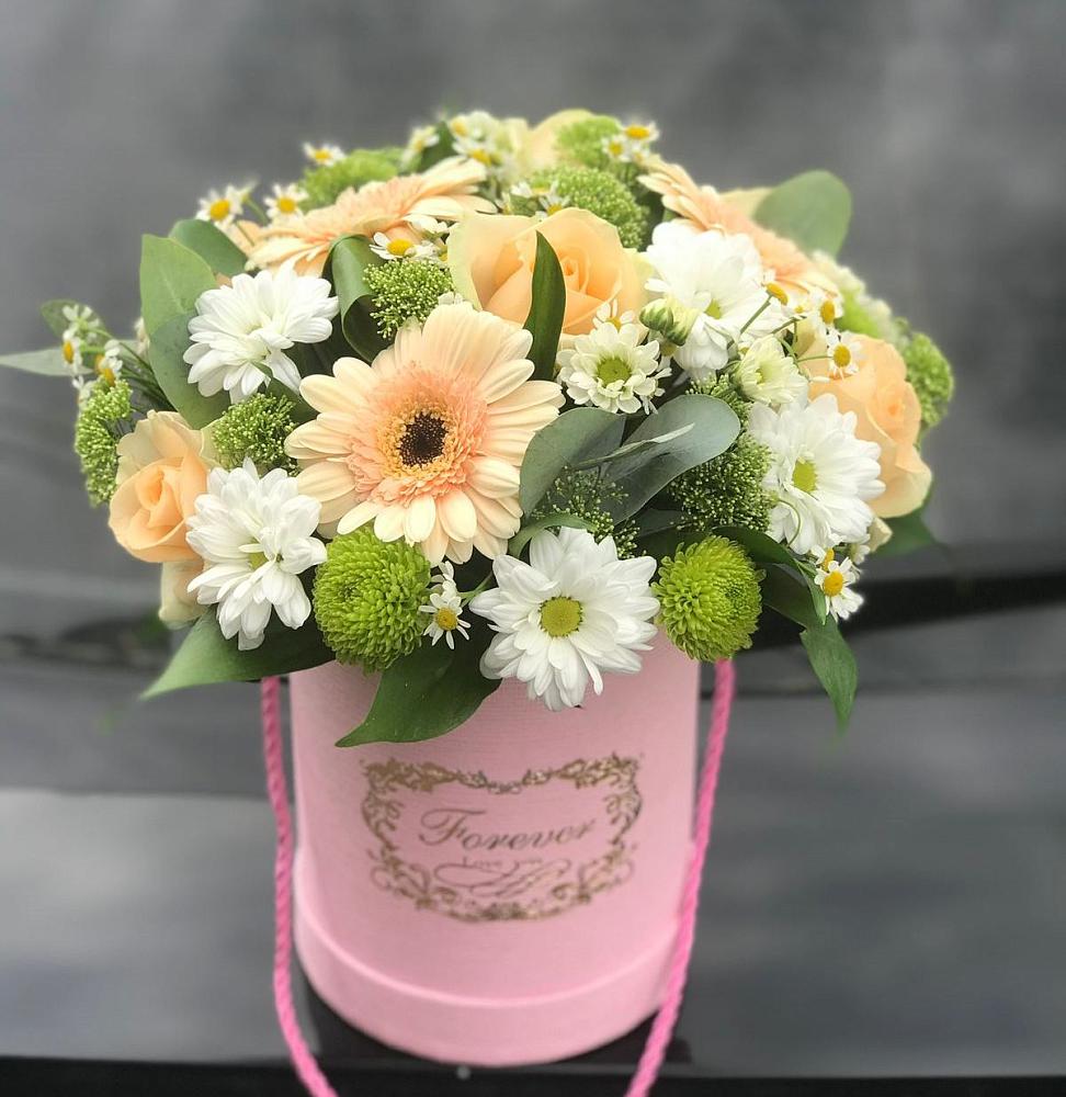 Цветочная композиция из Розы, Герберы и Хризантемы в шляпной коробке в Чалтыре