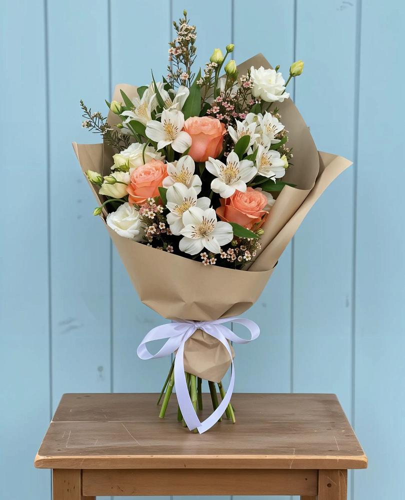 Букет цветов из: Альстромерии, Лизиантусы, Розы и Хризантемы в Чалтыре