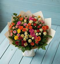 Букет Микс из разноцветных кустовых роз в Чалтыре